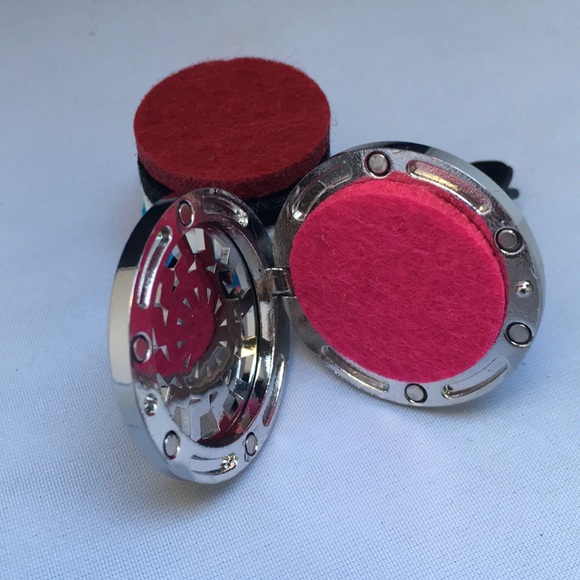 New! Car Aromatherapy Oil Diffuser Sun Clip - Picture 2 of 4